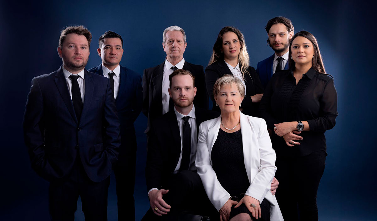 A equipe Perozim Advogados & Associados, equipe de advogados em londrina